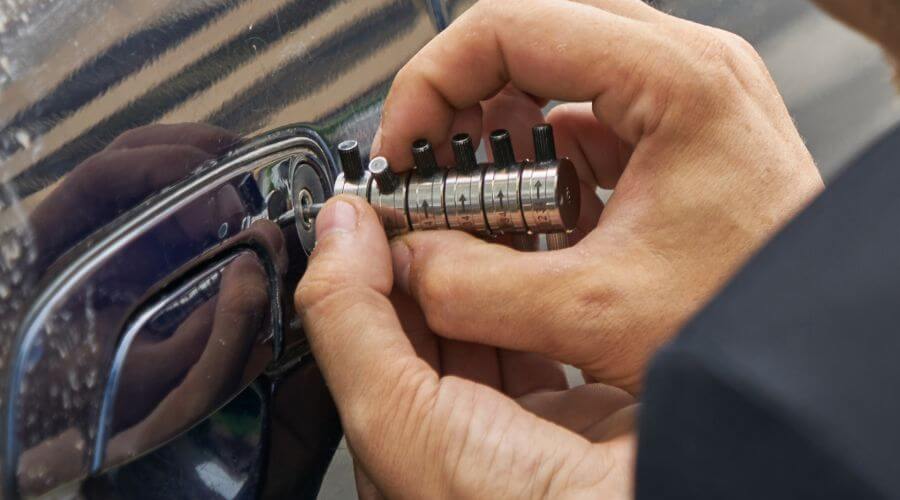 Expert new roof installation services in Parkersburg, IL